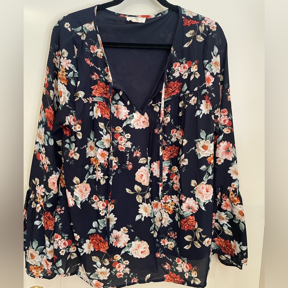 Women’s Floral Top